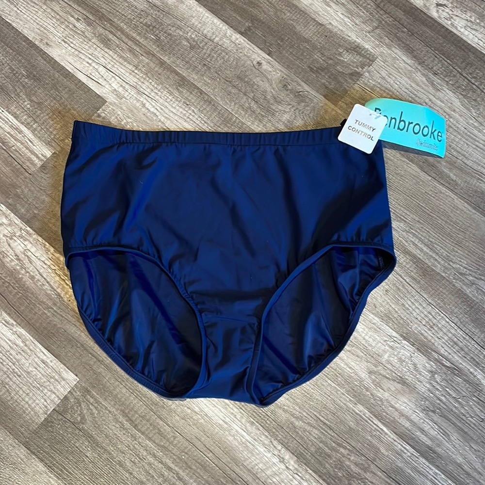 NWT Penbrooke Tummy Control Swim Bottom. 22W